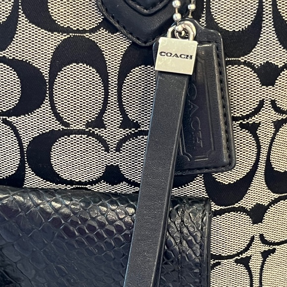 COACH 🎁Charlie Signature Python Shoulder Bag Tote Front Pocket EUC VINTAGE - Picture 6 of 16